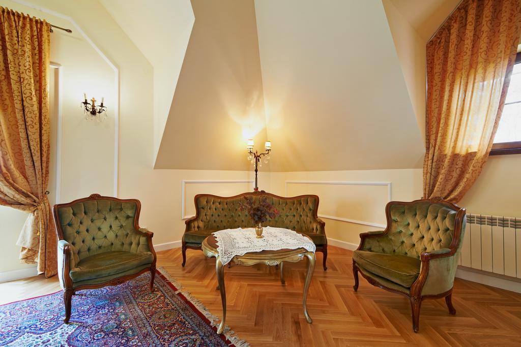 Dwor Osmolice Bed & Breakfast Bialki Dolne Eksteriør bilde