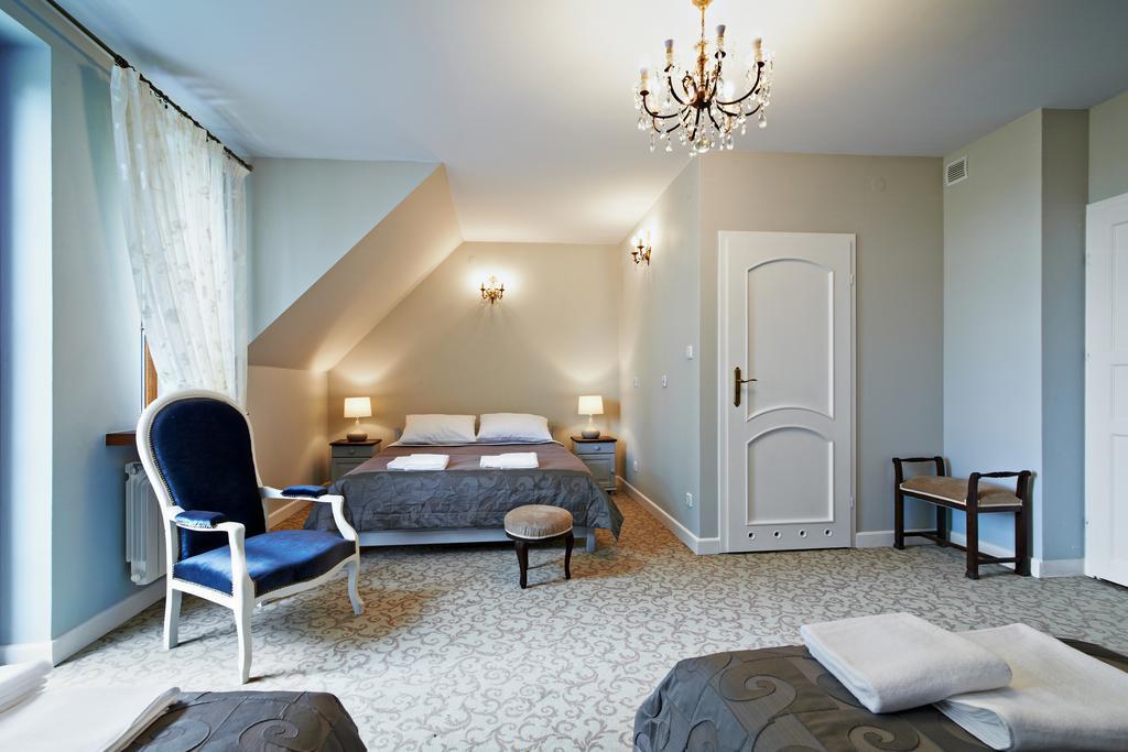 Dwor Osmolice Bed & Breakfast Bialki Dolne Eksteriør bilde