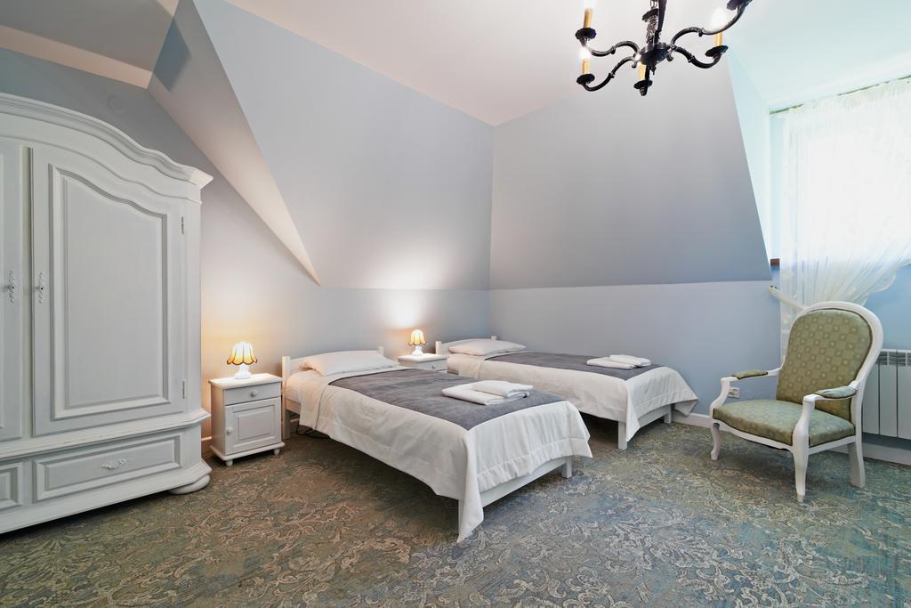 Dwor Osmolice Bed & Breakfast Bialki Dolne Eksteriør bilde