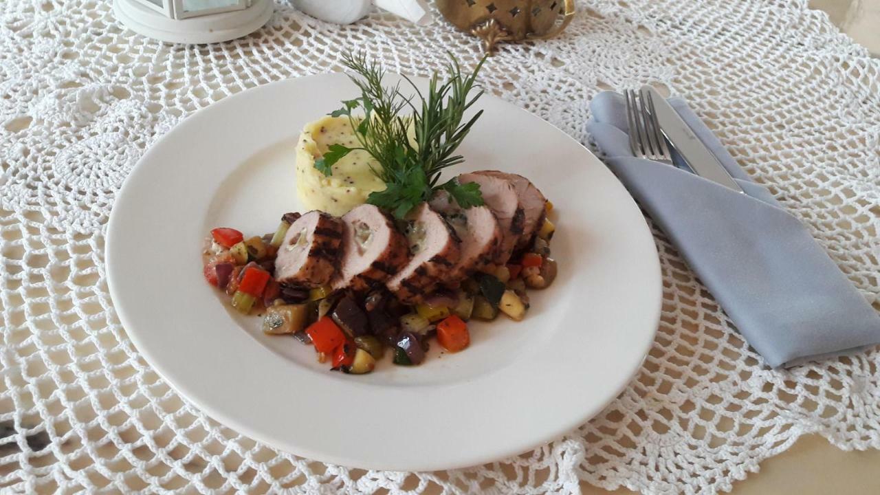 Dwor Osmolice Bed & Breakfast Bialki Dolne Eksteriør bilde
