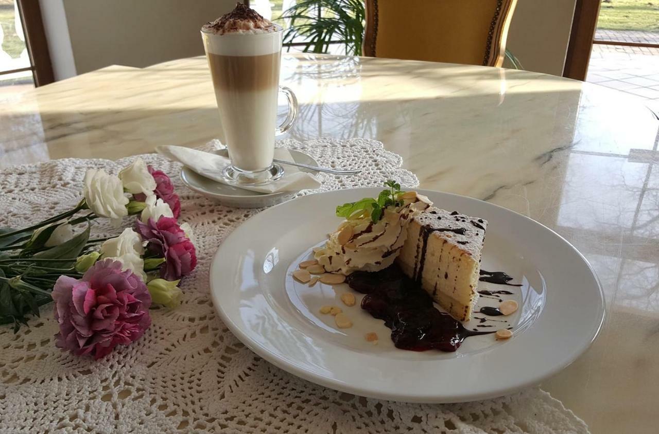Dwor Osmolice Bed & Breakfast Bialki Dolne Eksteriør bilde