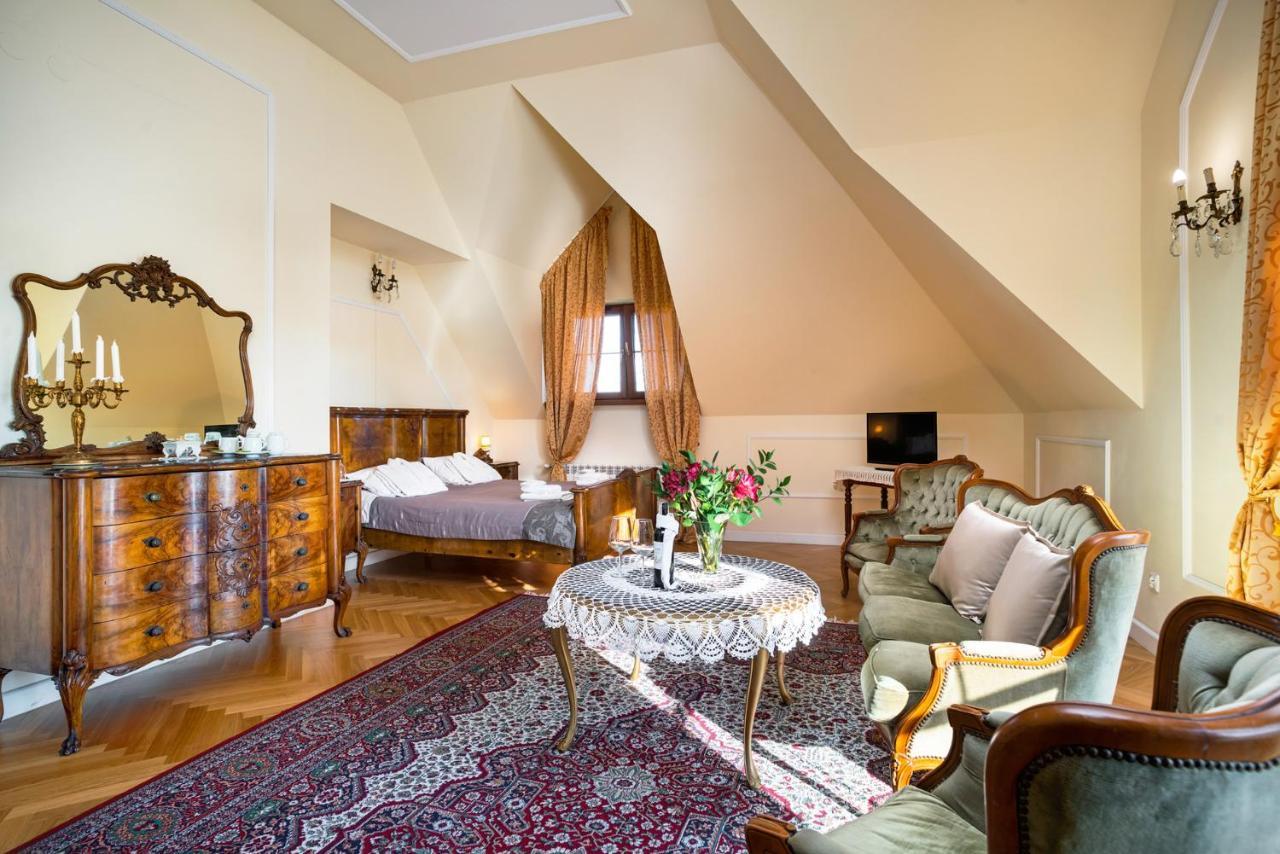 Dwor Osmolice Bed & Breakfast Bialki Dolne Eksteriør bilde